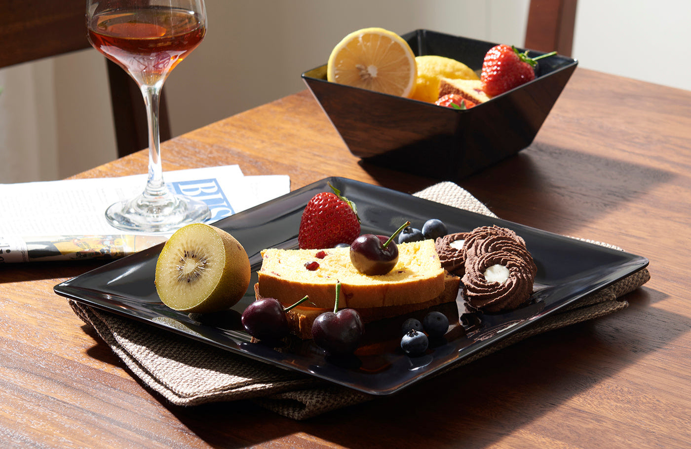 black dinnerware